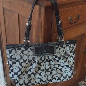 Coach pocket book in great condition